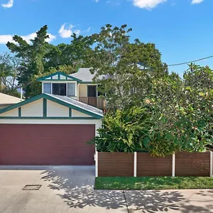  Holiday home Buchan House Spacious Dual Living Retreat Australia